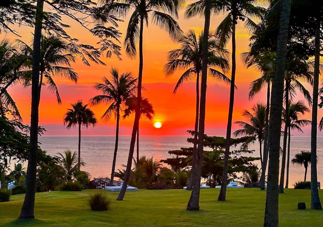 Dpny Beach Hotel & Spa Ilhabela Eksteriør billede Sunset at the Four Seasons Resort