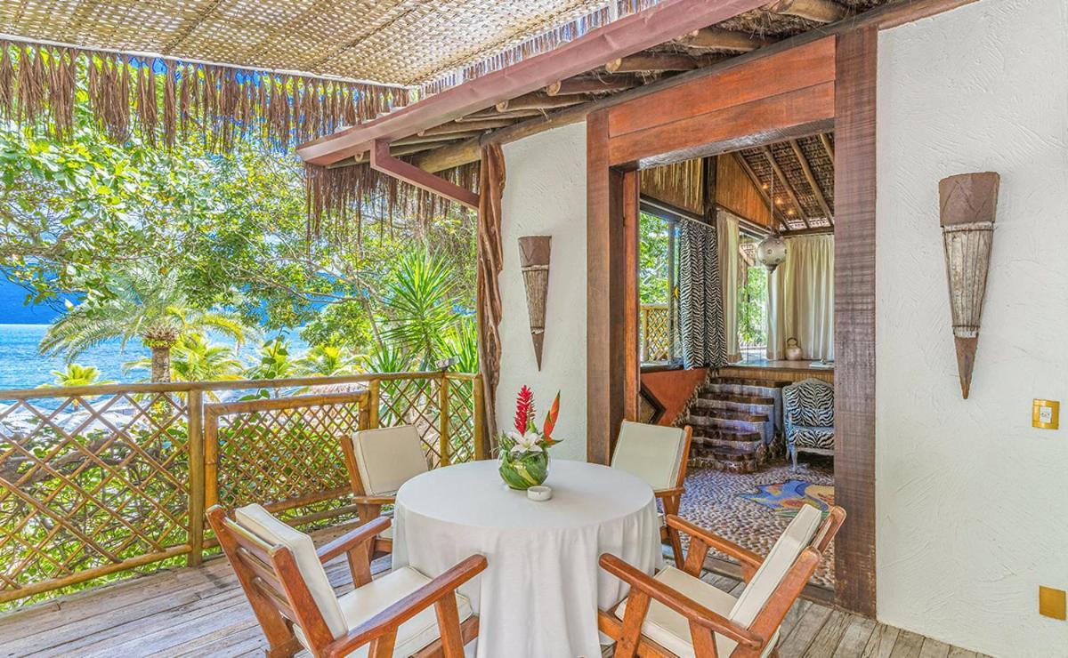 Dpny Beach Hotel & Spa Ilhabela Eksteriør billede A villa at the resort