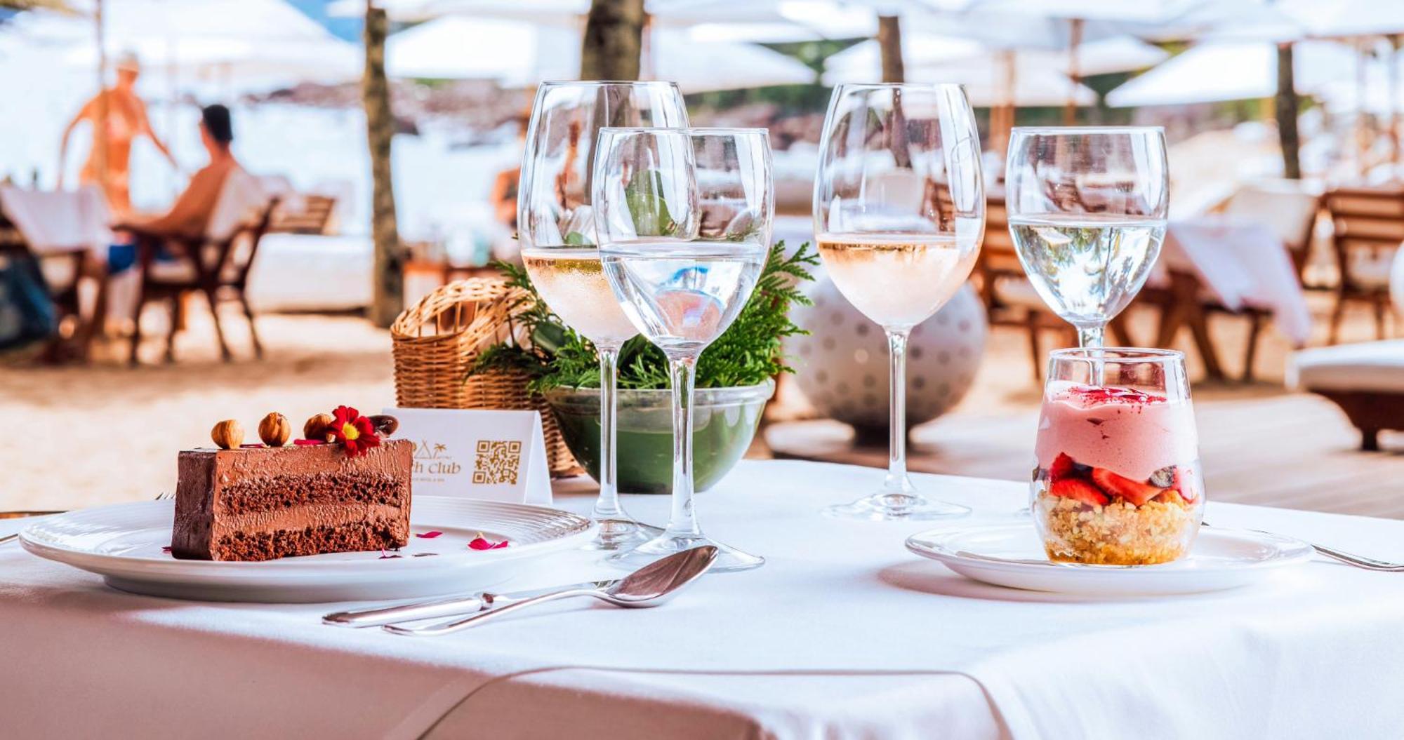 Dpny Beach Hotel & Spa Ilhabela Eksteriør billede A typical wine and dessert pairing